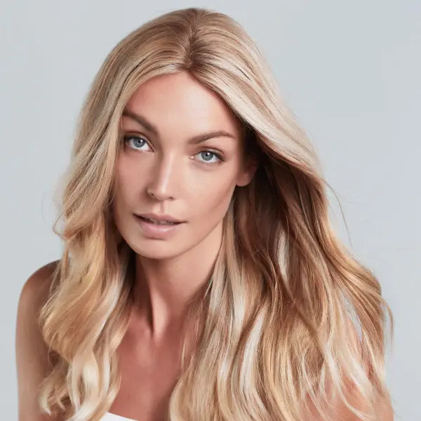 Follea Echthaarperücke, goldblond gestylt