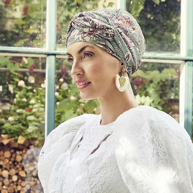 Sommerlicher Turban-Look im Urlaub